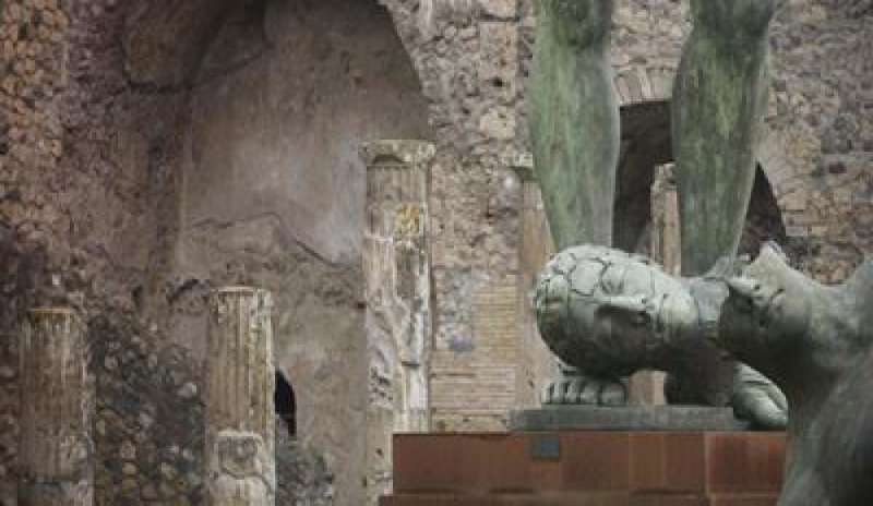 Pompei, Mitoraj dona al Mibact “Dedalo”: l’opera resterà esposta tra gli scavi