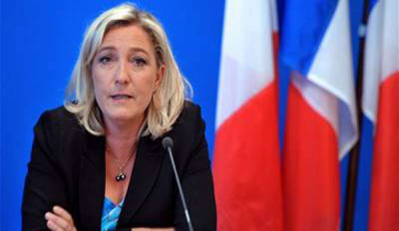 Pubblicò foto violente su Twitter, l’europarlamento revoca l’immunità a Marine Le Pen