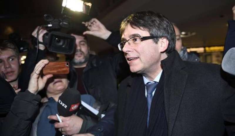 Puigdemont: “Voglio formare un nuovo governo”