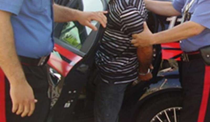 Rapine e sequestri dietro la compravendita di auto: arrestati 3 Casamonica