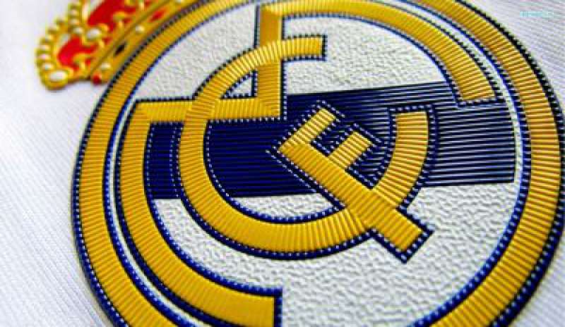 Lo sponsor comanda e il Real Madrid obbedisce: tolta la croce dal suo stemma