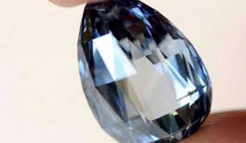 Record da 32,6 milioni dollari per un diamante blu battuto all’asta a New York