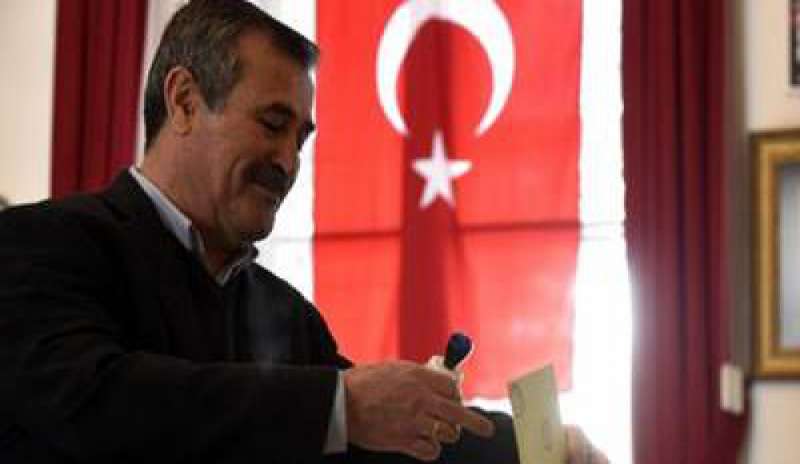 Referendum in Turchia, sondaggi: Sì al presidenzialismo in leggero vantaggio