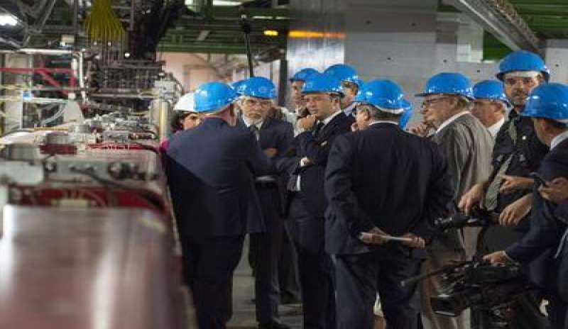 RENZI IN VISITA AL CERN “SIMBOLO DELL’EUROPA CHE FUNZIONA”
