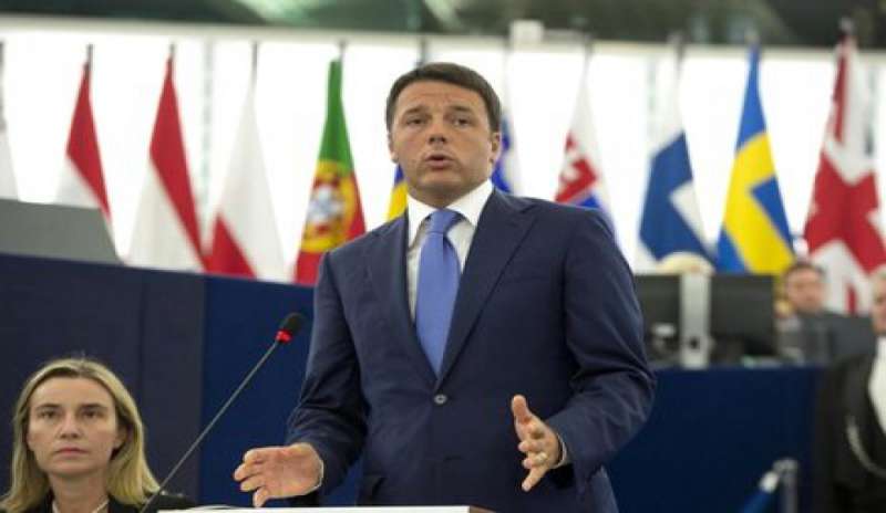 Renzi a Strasburgo: “L’Europa cambi o resterà il fanalino di coda del mondo”