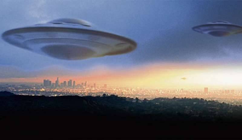 Rivelazione shock del consigliere di Obama: “Dobbiamo dire la verità sugli alieni”