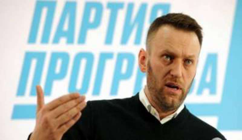 Russia, condannato a 5 anni l’oppositore Navalny: non potrà candidarsi alle presidenziali 2018