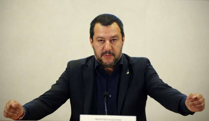Salvini: “Difendere le frontiere. L'Europa si svegli”