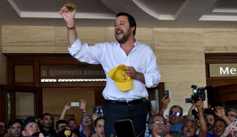 Salvini: “No alla Sicilia campo profughi d'Europa”</p>
