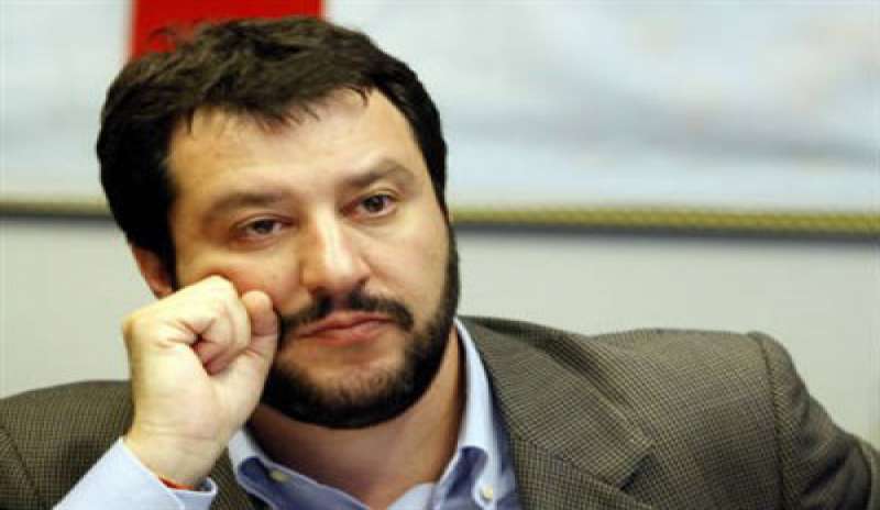 Salvini usa il pugno di ferro: fuori dalla Lega chi è con Tosi