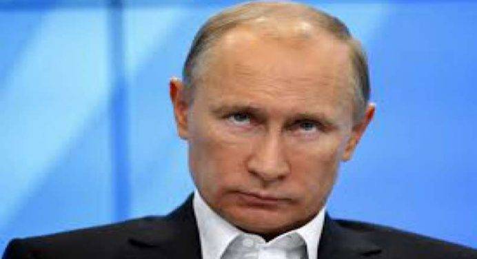 Sanzioni alla Russia, il Cremlino denuncia: “Ricatto economico contro di noi”