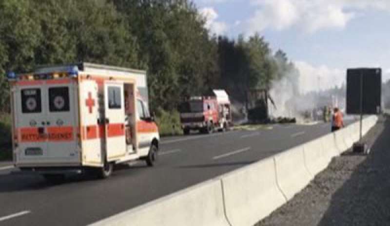 Schianto fra un pullman e un camion in Baviera: 18 morti e 31 feriti