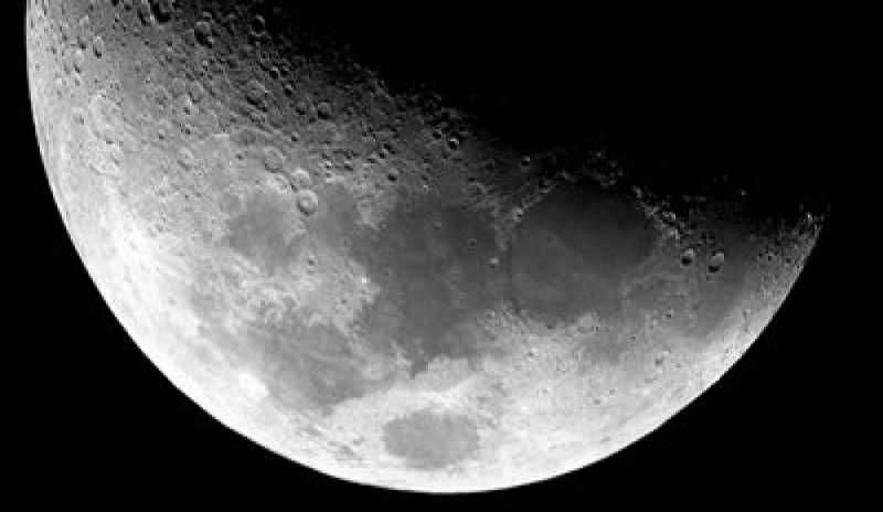 Scoperti nuovi crateri lunari, gli astronomi: “Ogni anno ne contiamo circa 180 in più”