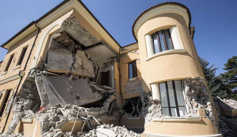 “Scuole a rischio sismico devono restare chiuse”