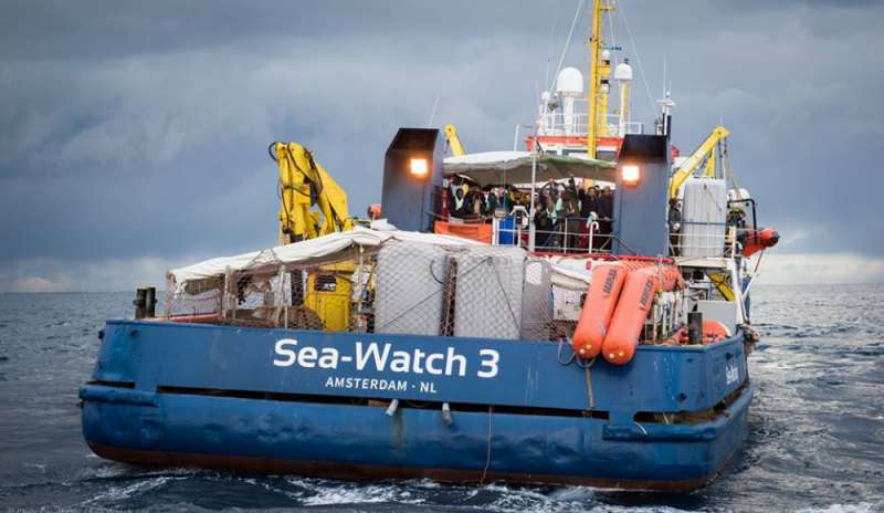 Sea Watch, l’ira di Salvini: “Barriere fisiche? Non le escludo”