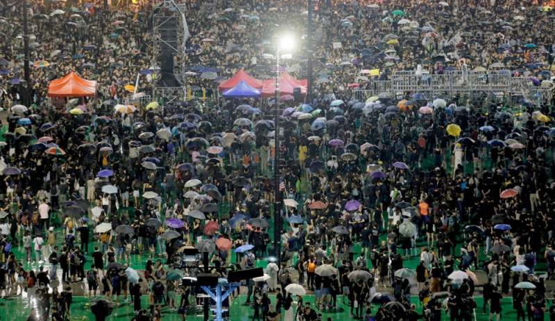Sei mesi di protesta a Hong Kong