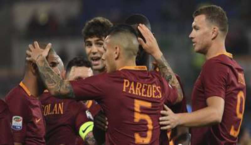 Serie A, Dzeko trascina la Roma: doppietta e record di gol in giallorosso