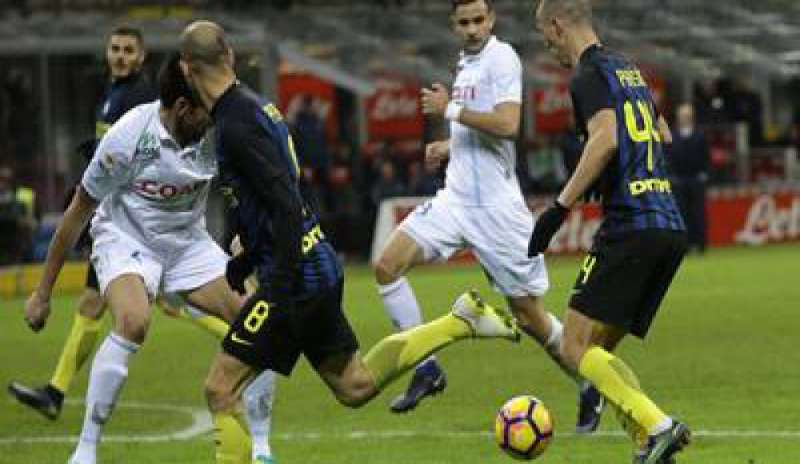 Serie A, l’Inter soffre ma vince in rimonta col Chievo: a San Siro finisce 3-1