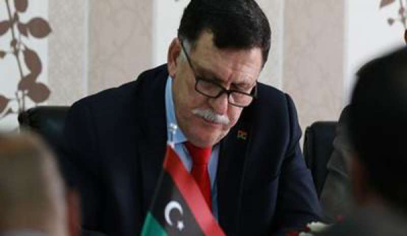 Serraj: “Ristabilire l’ordine dopo il tentato golpe”. Ma a Tripoli la situazione resta tesa