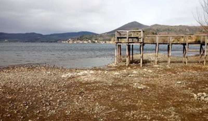 “Sì ai prelievi dal lago di Bracciano”, il Tribunale delle Acque blocca l’ordinanza della Regione