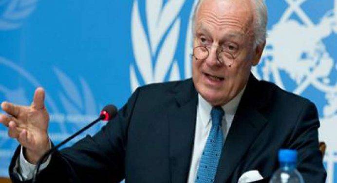 Siria, De Mistura: “Dal 16 al 19 maggio la ripresa dei colloqui a Ginevra”
