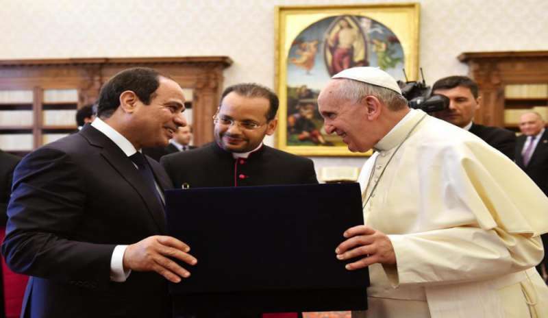 Il presidente egiziano ha incontrato Francesco per parlare di pace