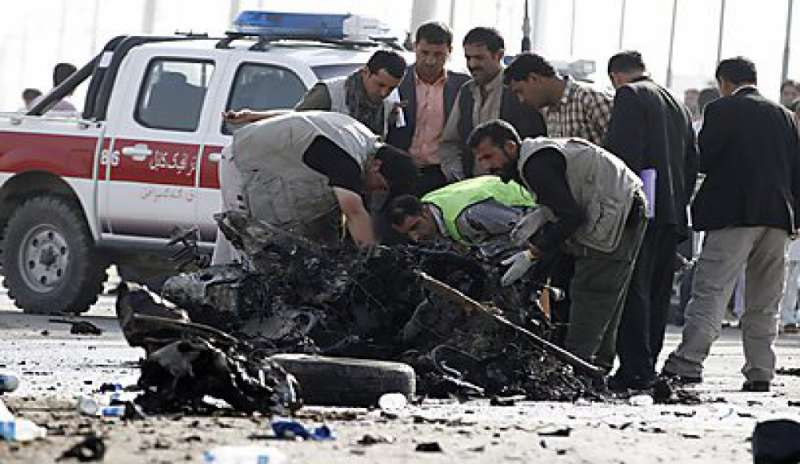 Sei soldati muoiono dopo un attacco suicida a Kabul