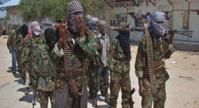 SOMALIA: AL SHABAAB ATTACCA UNA BASE MILITARE, 43 SOLDATI UCCISI