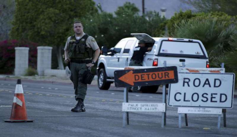 Spari contro agenti in strada a Palm Springs, 2 morti