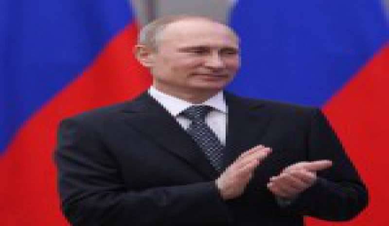 Spending review al Cremlino: Putin si taglia lo stipendio