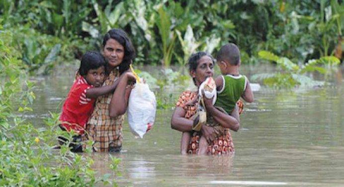Sri Lanka: saliti a 126 i morti per le alluvioni, 400mila le persone sfollate