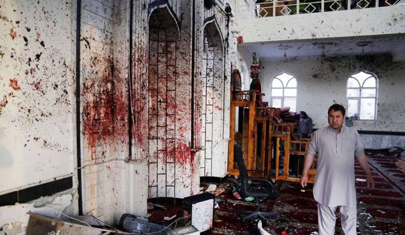 Strage in due moschee, l'Isis rivendica gli attacchi: oltre 70 morti
