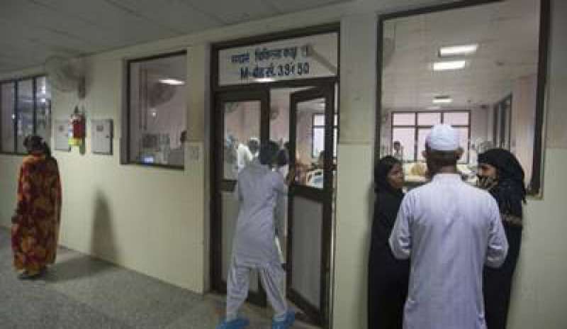 Strage in India, 61 neonati morti in 72 ore: arrestato il direttore dell’ospedale