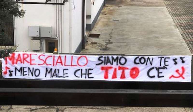 Striscione pro Tito a Modena