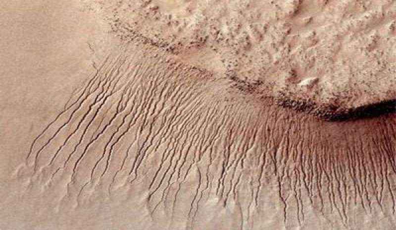 Sulla superficie di Marte scorre acqua salata