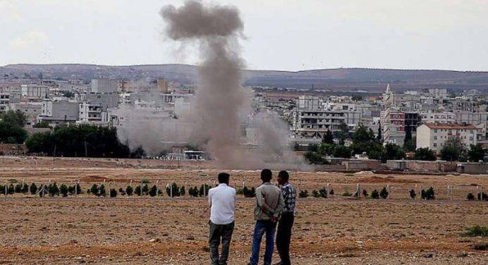 Svolta del governo turco, aiuterà i curdi a raggiungere Kobane