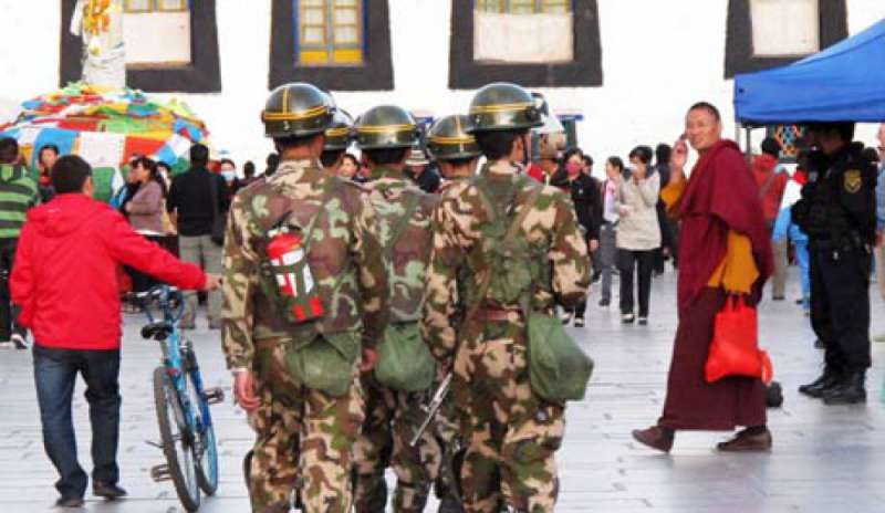 Tibet: 15 funzionari accusati di aver collaborato con il Dalai Lama