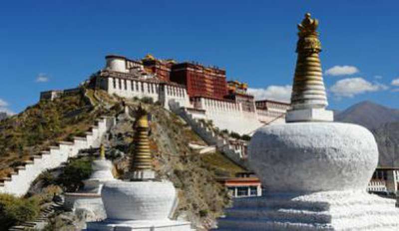 Il Tibet demolisce i luoghi sacri del buddismo