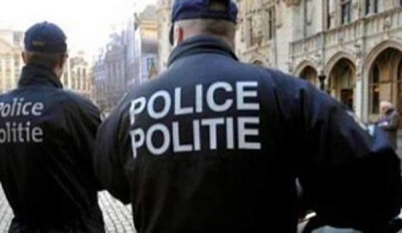 Torna l’incubo terrorismo a Bruxelles: due poliziotti aggrediti con un coltello