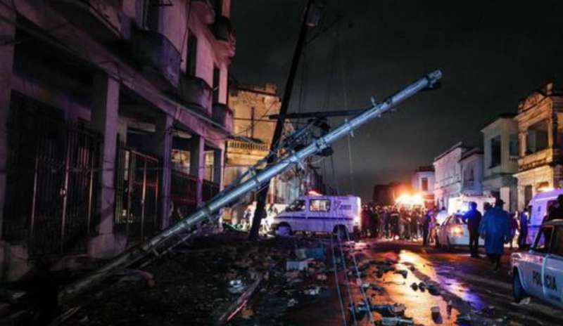Tornado tocca terra a L'Avana: 3 morti