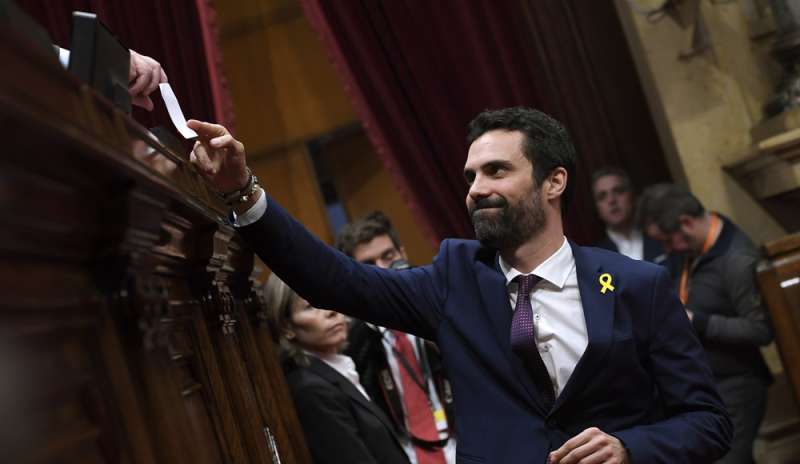 Torrent rinvia il voto su Puigdemont</p>
