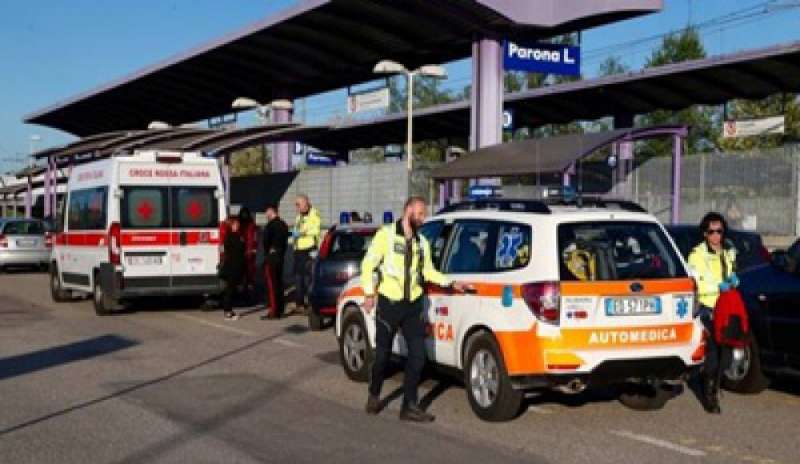 Tragedia a Parona: 16enne muore sotto un treno in stazione