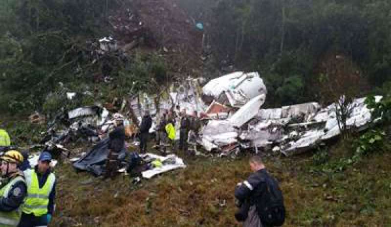 Tragedia Chapecoense, la Bolivia: pilota e compagnia aerea responsabili dell’incidente
