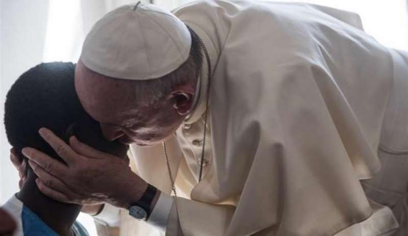 Tratta: nuova denuncia di Papa Francesco