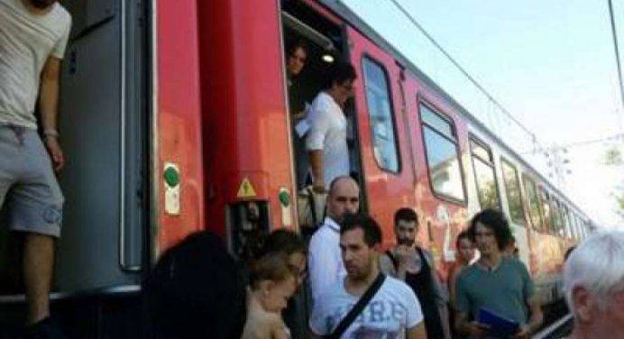 Treno Milano-Marsiglia fermo per un guasto, passeggeri sotto il sole per 2 ore