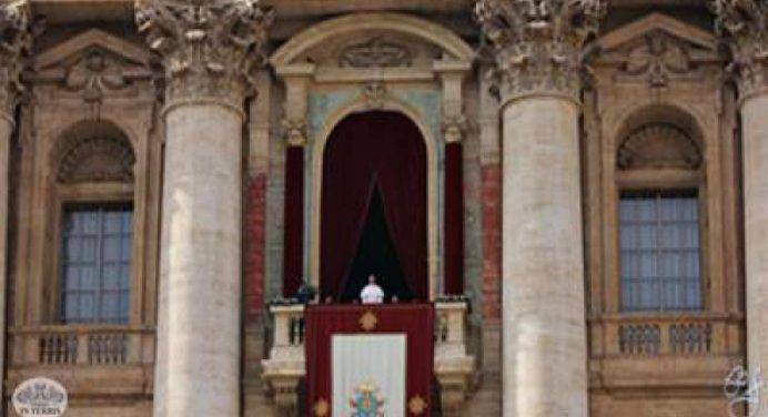 “Troppo sangue è stato sparso”, testo integrale del Messaggio Urbi et Orbi di Bergoglio