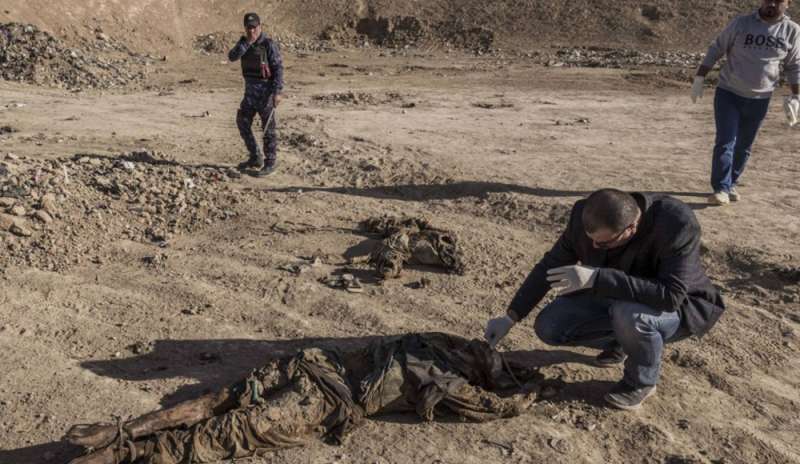 Trovati i corpi di oltre 100 civili giustiziati dall’Isis 