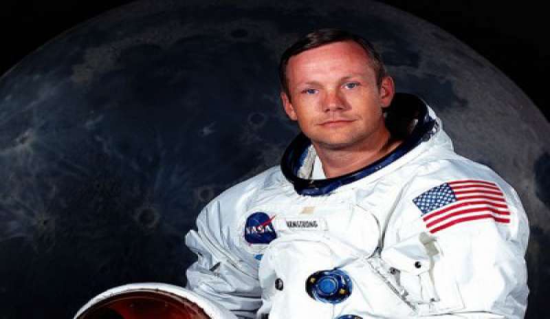 Trovato il “tesoro” di Armstrong, capitano del mitico Apollo 11
