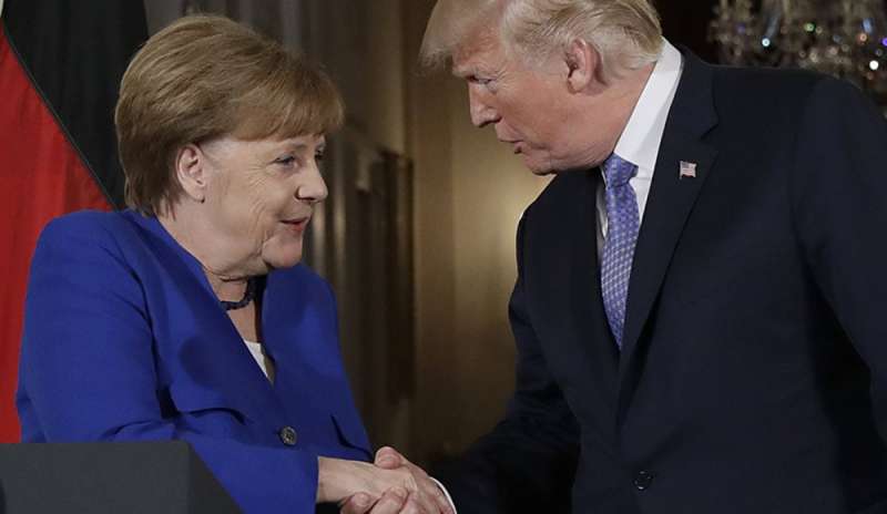 Trump vede Merkel, gelo sui dazi all'Europa