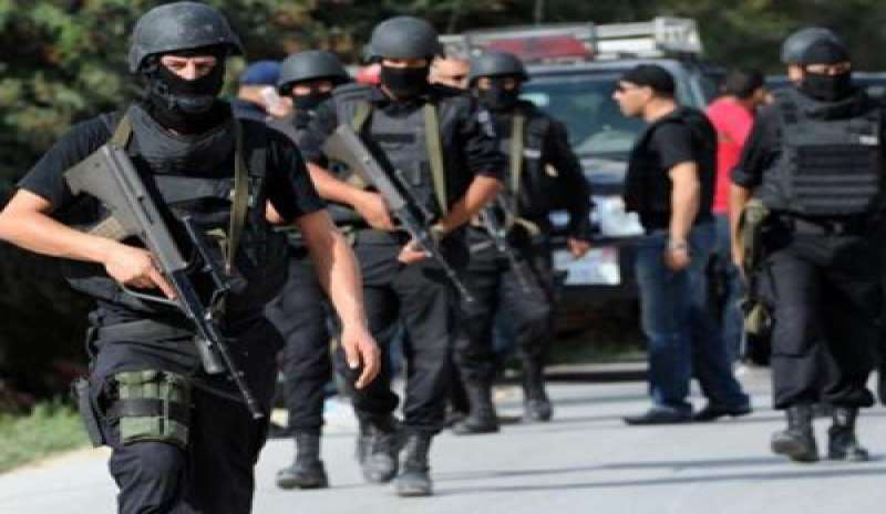 TUNISIA, SMANTELLATA UNA CELLULA TERRORISTICA: 8 ARRESTI